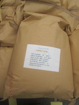 Ácido sorbico de grado alimenticio C6H8O2 Antiseptico eficaz CAS 110-44-1 para estándares elevados